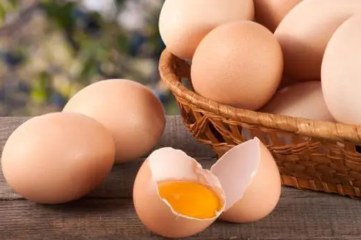 每天吃1个鸡蛋，患上糖尿病和高血压的风险大大增加