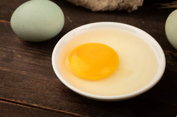 “无菌蛋”没有细菌，可放心生食？