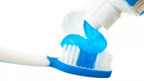 碳酸钙牙膏是伤牙牙膏