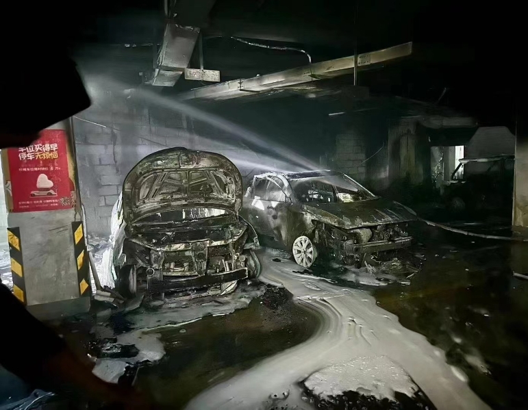 江蘇常州一小區電車充電連環爆炸火燒地下室？謠言！